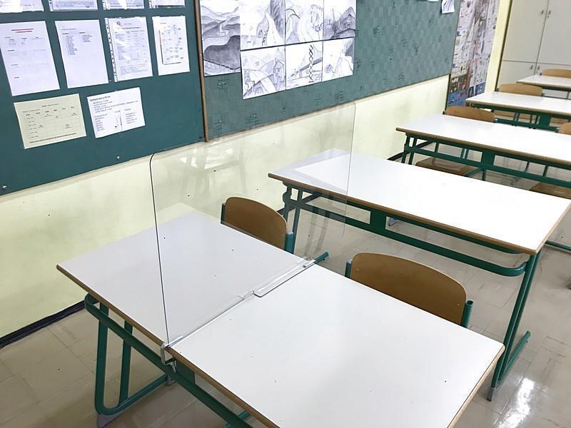 Zaščita za šolske prostore, pregrada za jedilnice