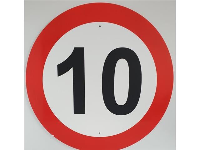 TABELLE FÜR FEIERLICHKEITEN 10