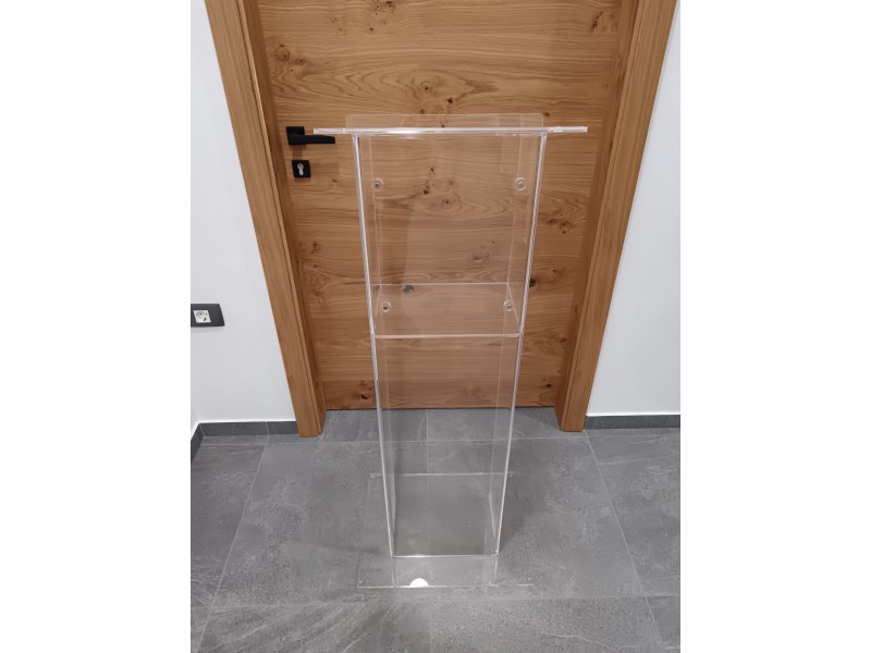 Govorniški pult s predstavitveno tablico